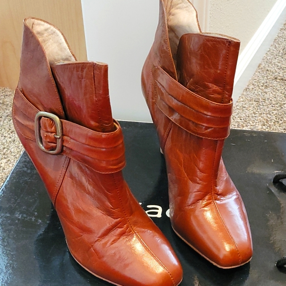 Leather Bootie stilettos